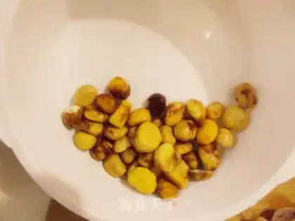 Make Red-burned chestnut chicken step 2