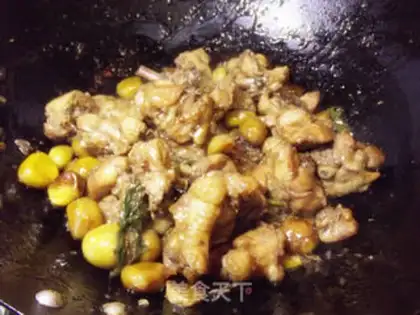 Make Red-burned chestnut chicken step 8
