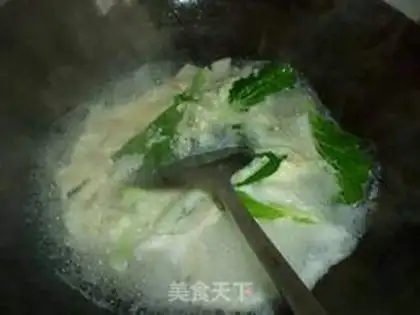 Make Silver fish egg soup step 4