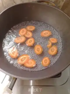Make The leftovers are egg porridge step 1