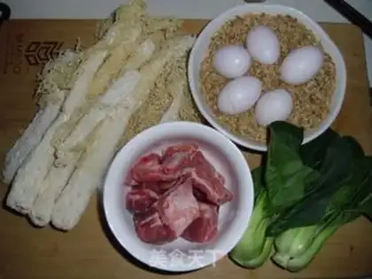 Make Sodium pigeon egg soup step 0