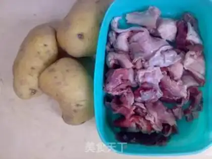 Make Spicy potatoes and oxen step 0