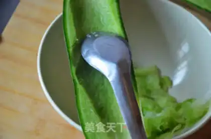 Make Cracker radish eggs step 1