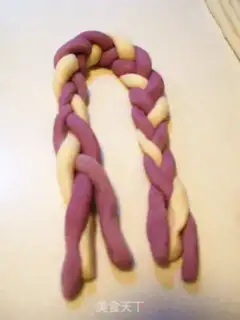 Make The embroidery roll step 4