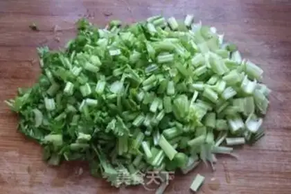Make Celery with peanuts step 2