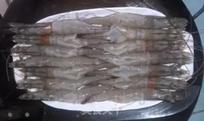 Make Garlic on back shrimp step 0