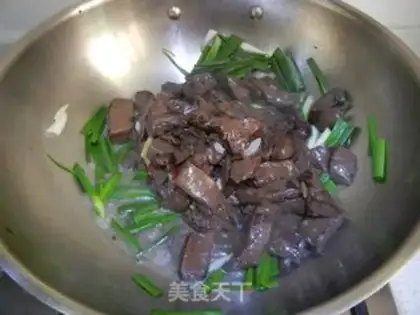Make Garlic and pig blood step 5