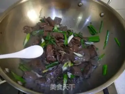 Make Garlic and pig blood step 6