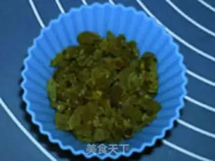 Make raisin peanuts step 2