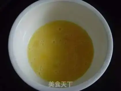 Make Sour-beans fried eggs step 1