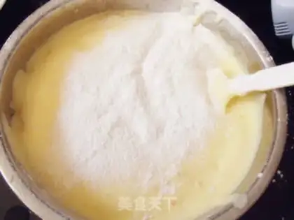 Make Cranberry sponge cake step 4
