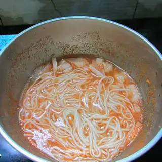 Make Fish radish gravy noodles step 5