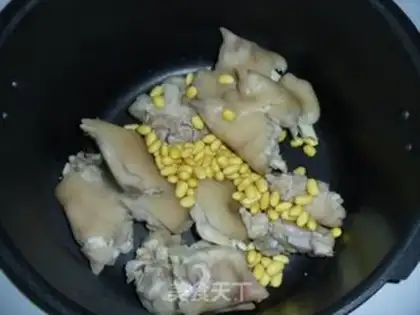 Make Pig hoof sea soup step 3