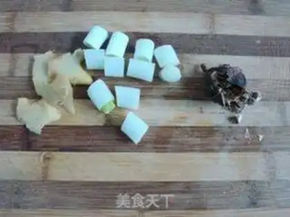Make Four seasons of bean meat step 1
