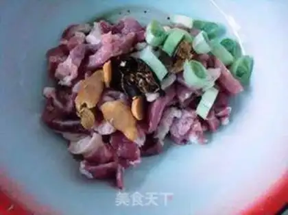 Make Four seasons of bean meat step 2