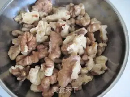 Make Amber walnuts step 0