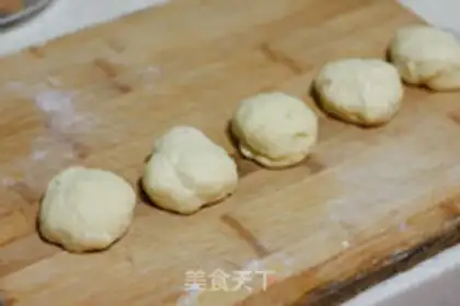 Make Doudou rolls step 2