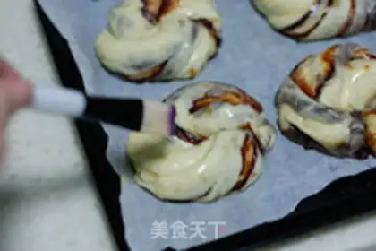 Make Doudou rolls step 11