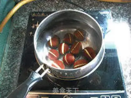 Make Snowflake chestnut cake step 3