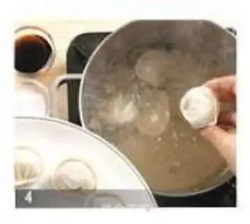 Make Korean cabbage dumpling soup step 3