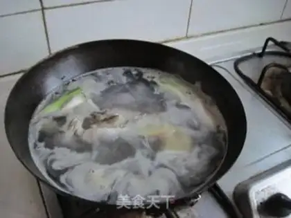 Make Tofu soup step 1