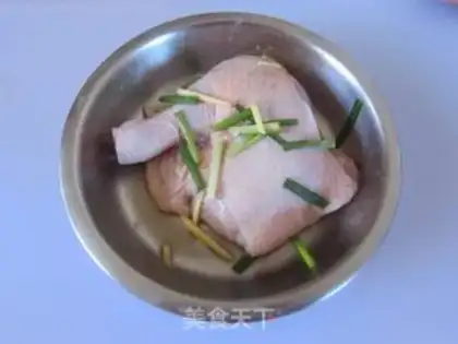 Make Chicken with onion oil step 0