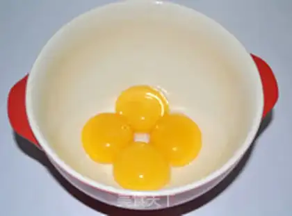 Make Egg Tower step 3