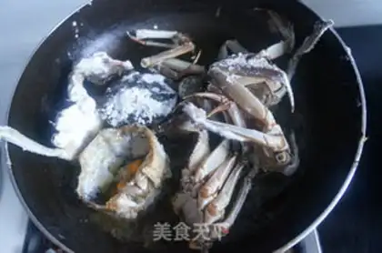Make Thai curry crab step 3