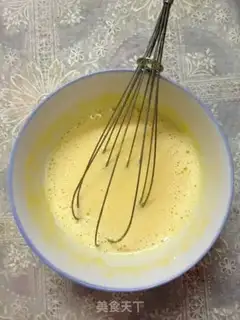 Make Coconut strawberry cake roll step 1