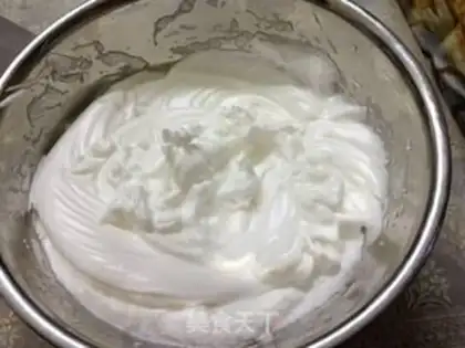 Make Coconut strawberry cake roll step 3