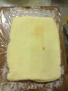 Make Coconut strawberry cake roll step 4