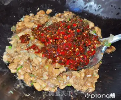 Make Xinjiang chicken rice powder step 8