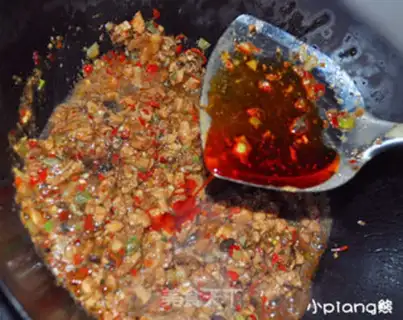 Make Xinjiang chicken rice powder step 9