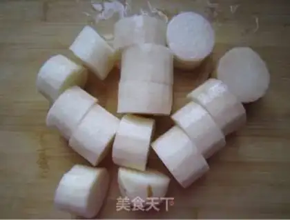 Make Ribbon Mountain medicine soup step 1