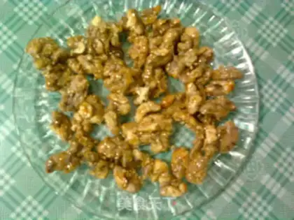 Make Amber walnuts step 9