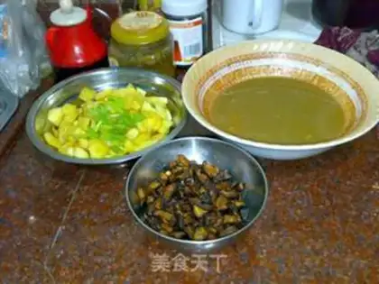 Make Curry mushroom potato chicken step 1