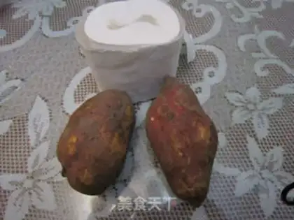 Make Microwave baked potatoes step 1