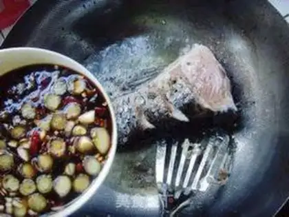 Make Red grassfish tail step 8