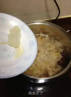 Make A silver spoon with red dates step 7
