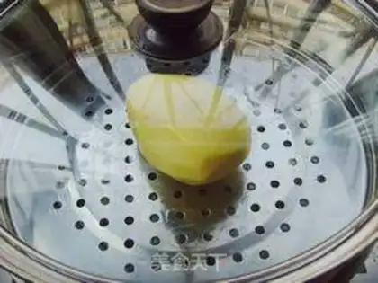 Make Curry ham mashed potatoes step 1