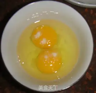 Make Frozen egg rolls step 1