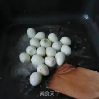 Make Fried mushroom eggs step 3