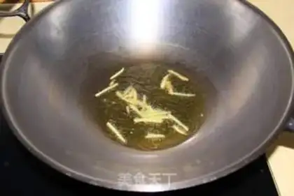 Make Cabbage fried meat step 3
