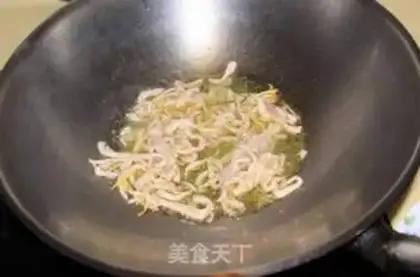 Make Cabbage fried meat step 4