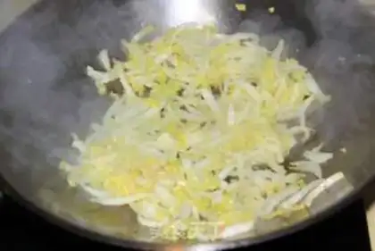 Make Cabbage fried meat step 5