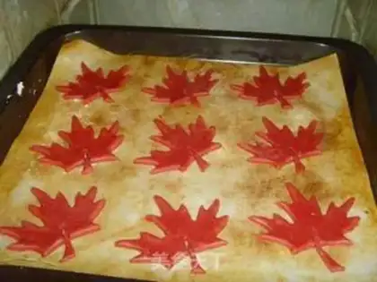Make A red maple cookie step 6