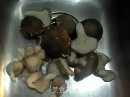 Make Tomato mushroom soup step 1