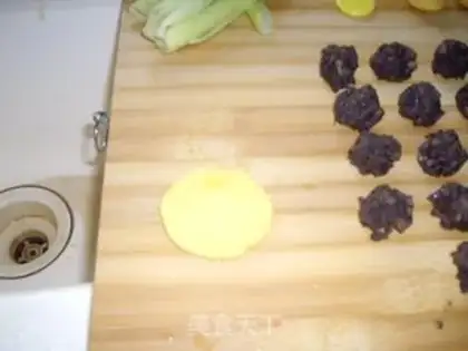 Make Pumpkin step 1