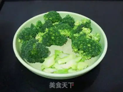 Make Garlic broccoli step 2