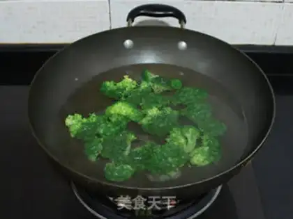 Make Garlic broccoli step 3